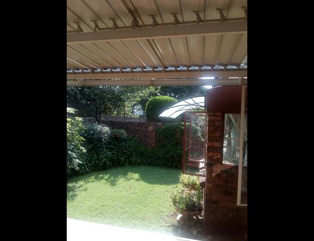 3 BEDROOM TOWNHOUSE RENTED IN GARSFONTEIN
